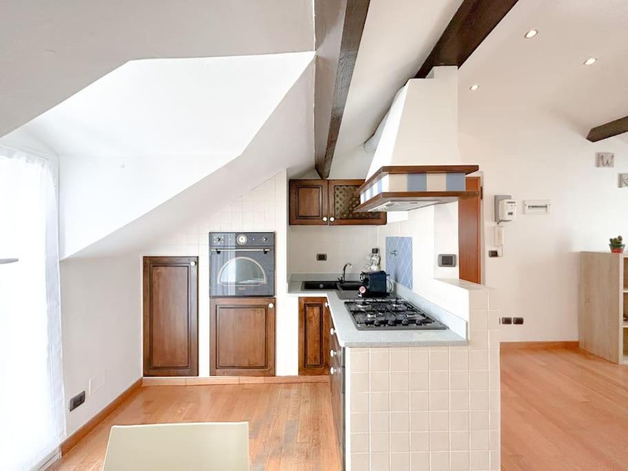 Ferienwohnung Elegante Mansarda 300Mt Dal Mare - Centro - Wifi Savona Exterior foto