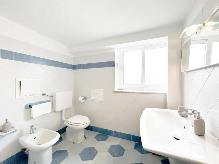 Ferienwohnung Elegante Mansarda 300Mt Dal Mare - Centro - Wifi Savona Exterior foto