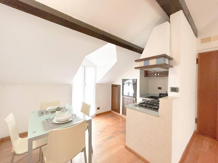 Ferienwohnung Elegante Mansarda 300Mt Dal Mare - Centro - Wifi Savona Exterior foto