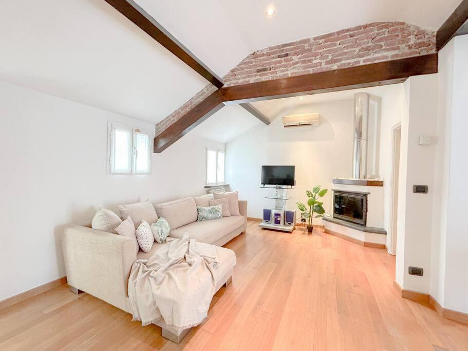 Ferienwohnung Elegante Mansarda 300Mt Dal Mare - Centro - Wifi Savona Exterior foto